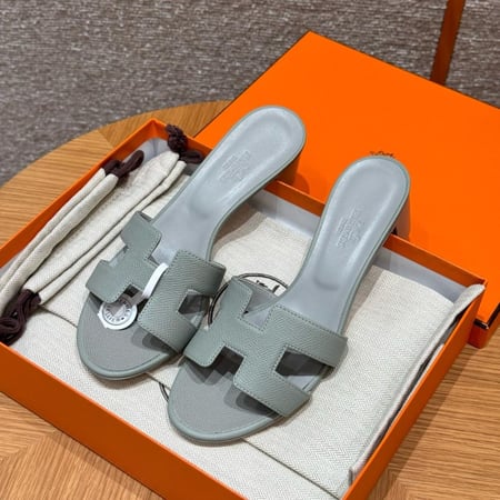 Hermès oasis sandal