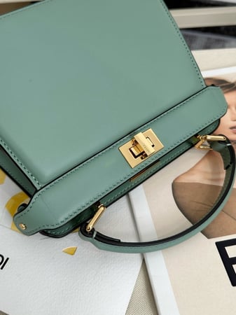 Peekaboo ISeeU Petite mint green color