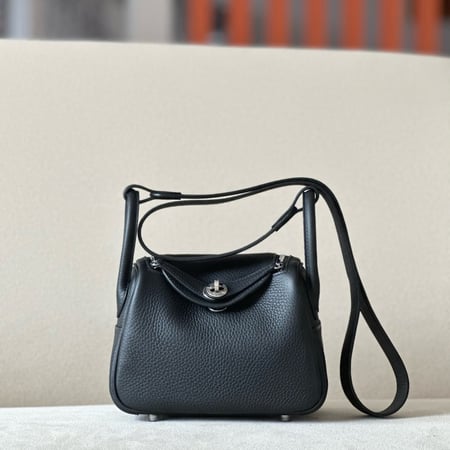Hermès Mini Lindy Black Color Phw