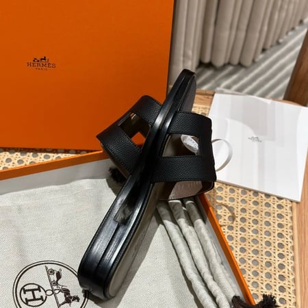 Hermès Black Oran epsom Sandal