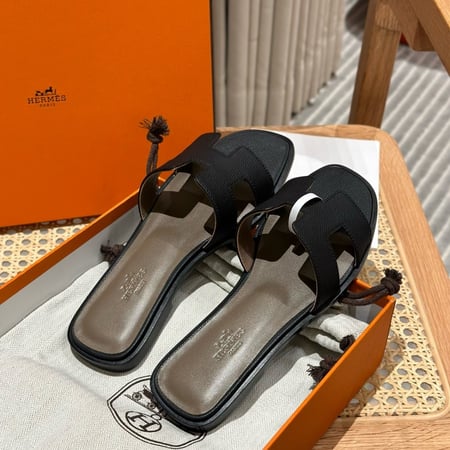 Hermès Black Oran epsom Sandal