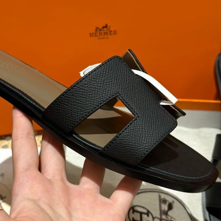 Hermès Black Oran epsom Sandal