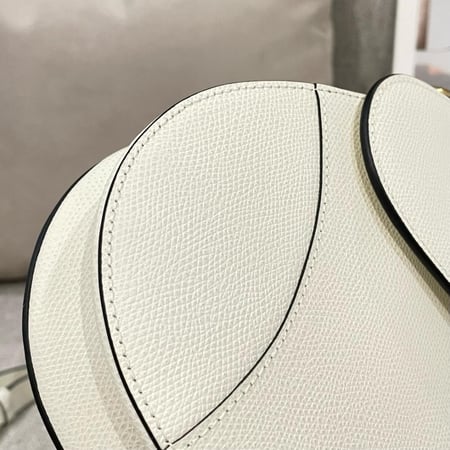 Small saddle calfskin
