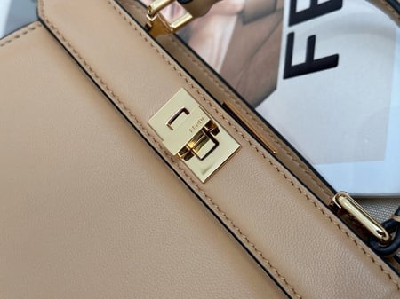 Peekaboo ISeeU Petite beige color