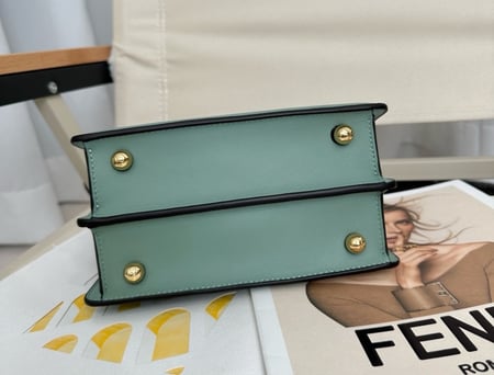 Peekaboo ISeeU Petite mint green color