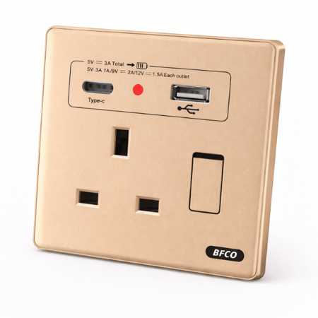 فيش 13 أمبير مع منفذ USB + Type-C سادة ماركة بفكو