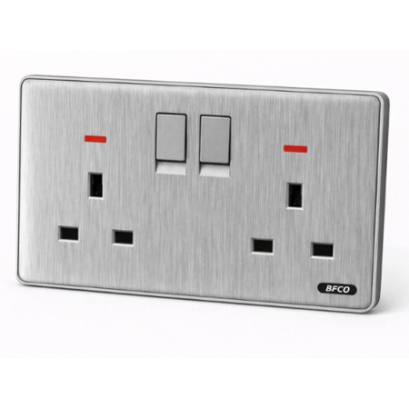 فيش 13 أمبير مزدوج مقاس 7×14 بلمبة بريشد ماركة بفكو