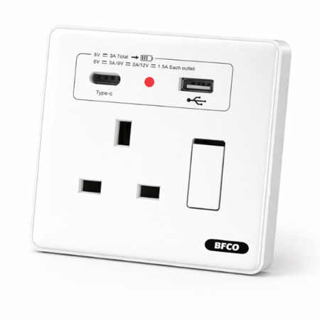 فيش 13 أمبير مع منفذ USB + Type-C سادة ماركة بفكو