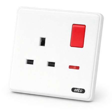 فيش 32 أمبير مع مفتاح بلمبة سادة ماركة بفكو