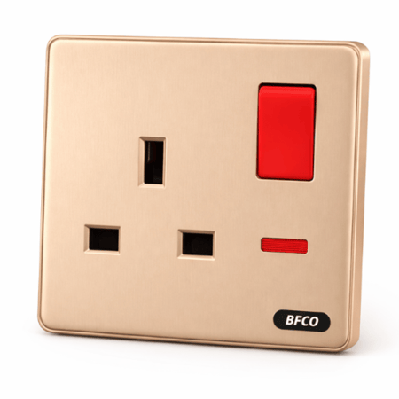 فيش 32 أمبير مع مفتاح بلمبة سادة ماركة بفكو