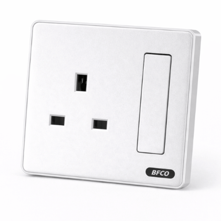 فيش 13 أمبير + مفتاح مفرد سادة ماركة بفكو