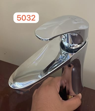 خلاط مغسلة ONE5032 كروم قصير ABS
