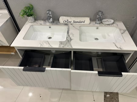 مغسلة دولاب خشب حوضين أبيض 120 سم