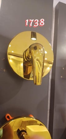 خلاط دش مخفي خط واحد ذهبي دائري