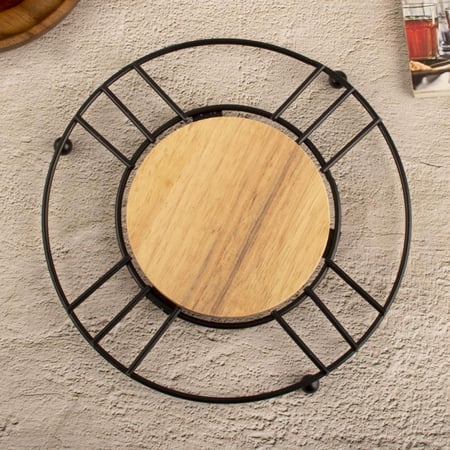 قاعدة ابريق اسود وقاعدة خشب