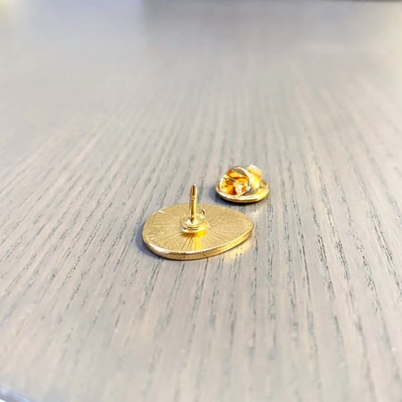 بروش ايموجي الفضائي