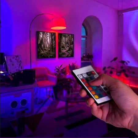 لمبة ديكور كروية RGB (5 واط) - 12 لوناً مع ريموت
