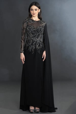 فستان كريب بأكمام طويله شك باللؤلؤ و الكريستال مع حزام