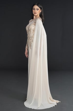 فستان كريب بأكمام طويله شك باللؤلؤ و الكريستال مع حزام