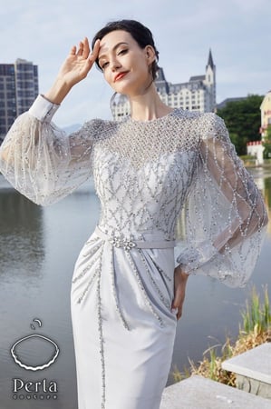 فستان كريب بأكمام بف شك كامل مع حزام جلد مزين بالكريستال