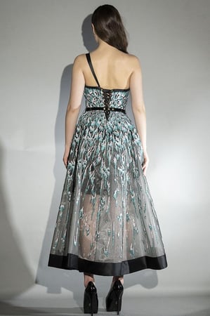 فستان سهره ميدي كلوش كتف واحد مطرز كامل مع حزام جلد