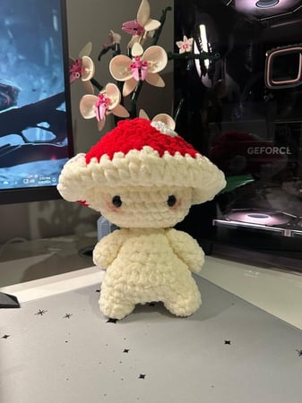 دمية فتاة الفطر