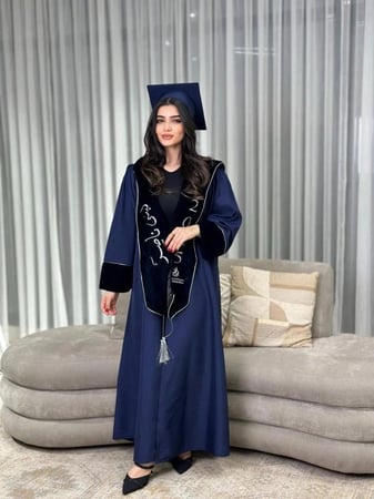 عباية تخرج كحلي باطراف مخمل