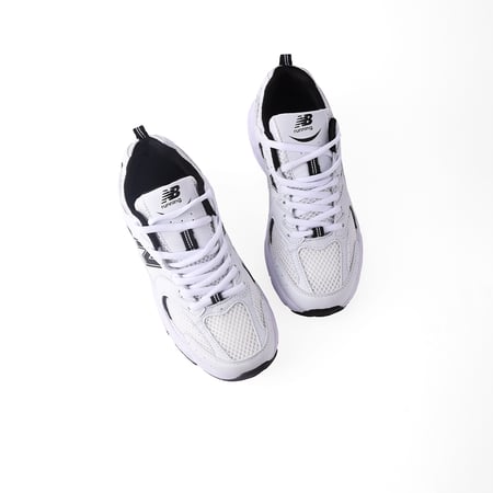 حذاء بي ان نيو ترند ابيض في اسود نسائي