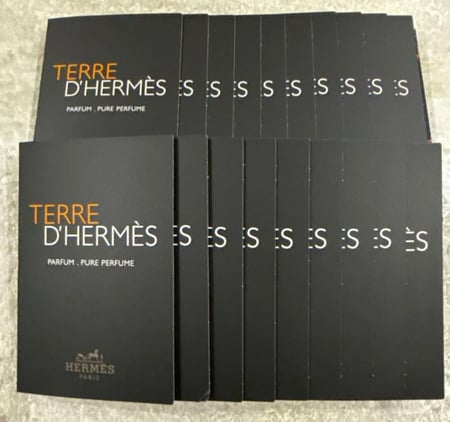 عينة (بأحجام متنوعة) تيزي دي هيرمز بيور بارفيوم