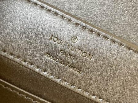 LV لويس فيتون  Capucines مقاس 21