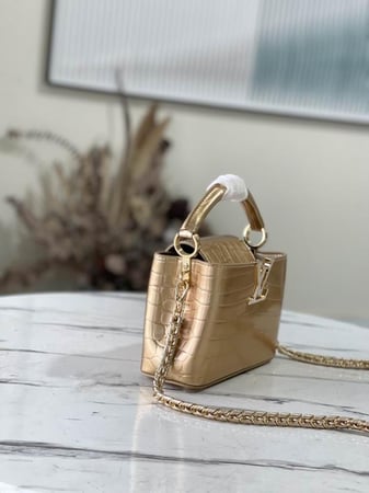 LV لويس فيتون  Capucines مقاس 21