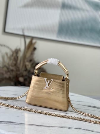 LV لويس فيتون  Capucines مقاس 21