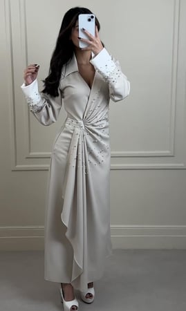 فستان بيج بتطريز لؤلؤ