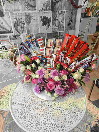ورد وشوكولاتة