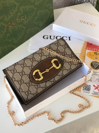 شنطة قوتشي درجة أولى