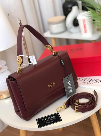 شنطة جيس -GUESS