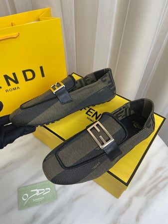 حذاء لوفر بوجيت من القماش من فندي - أسود مع بني