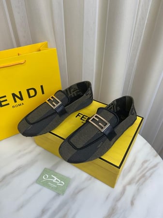 حذاء لوفر بوجيت من القماش من فندي - أسود مع بني