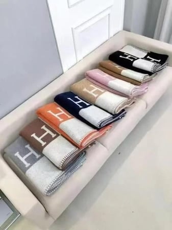 بطانية هيرمس أفالون مع غطاء مخدة