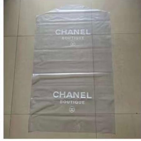 كيس حماية شفاف مع معلاق من Chanel