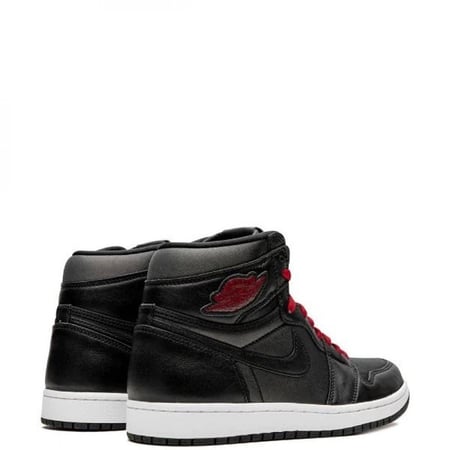Air Jordan 1 Retro High OG black satin