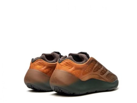 Yeezy 700 Copper fade