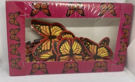 كرتون فراشة حمراء