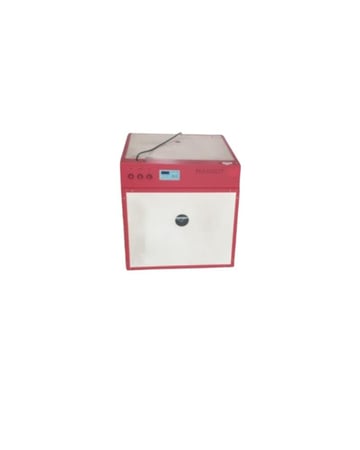 فقاسة بيض ايطالى  اوتوماتيك ( ذاتية التقليب) سعة 540 بيضة تعمل بشاشة ديجيتال بقدرة تحكم فى الحرارة والرطوبة 220/240 فولت 50/60 سايكل