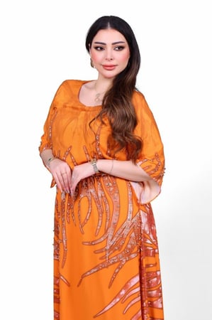 فستان سهرة طويل لؤلؤ بكريستالات لامعه