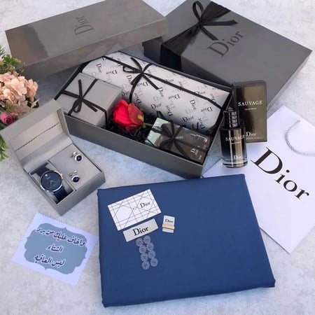 طقم رجالي قماش وساعه وكبك وعطر وعبارة اهداء هدايا رجاليه