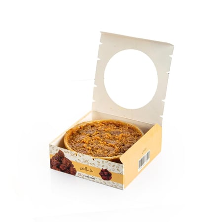 بوكس تمر خلاص مغمي فاخر بتغليف أنيق يعكس هوية الضيافة السعودية