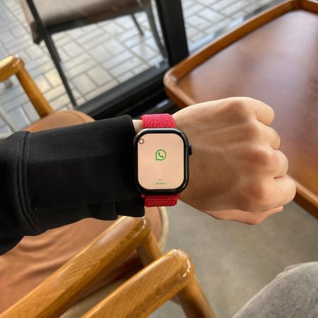 ساعة RDTIK 12 تدعم شريحة 4G وتطبيقات التواصل الاجتماعي