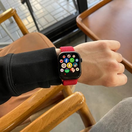 ساعة RDTIK 12 تدعم شريحة 4G وتطبيقات التواصل الاجتماعي