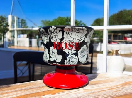 أكواب كلاسيكية بلمسات إبداعية فريدة